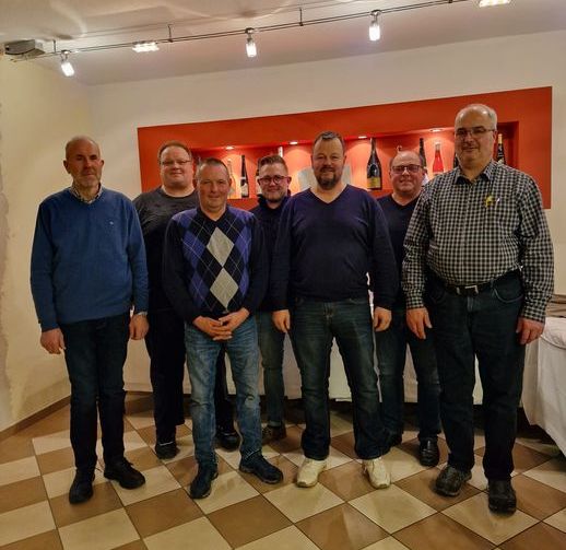 Der Vorstand der Interessengemeinschaft Limousin Hessen e. V., von links nach rechts:  Wilhelm Vackiner, Dirk Wickert, Ulrich Pflanz, Andreas Bulle, Michael Kistner, Friedhelm Wess, Uwe Müller